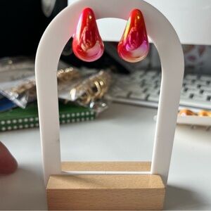 NIP iridescent Red and Orange Teardrop Earrings